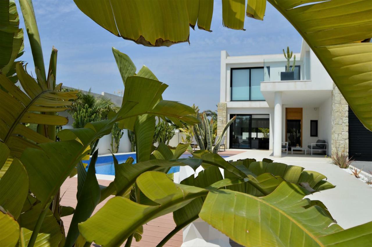 Villa With Private Pool Llobregales المظهر الخارجي الصورة