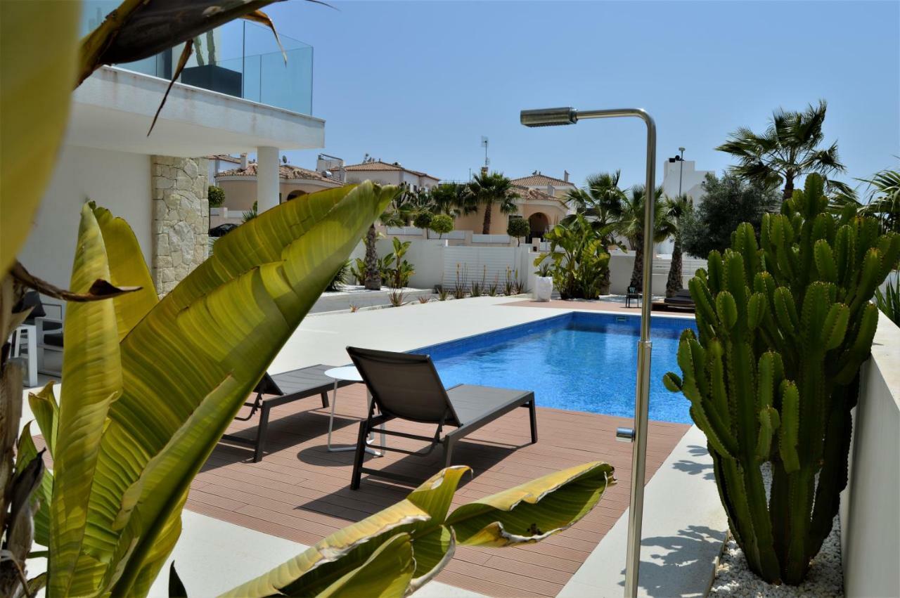 Villa With Private Pool Llobregales المظهر الخارجي الصورة