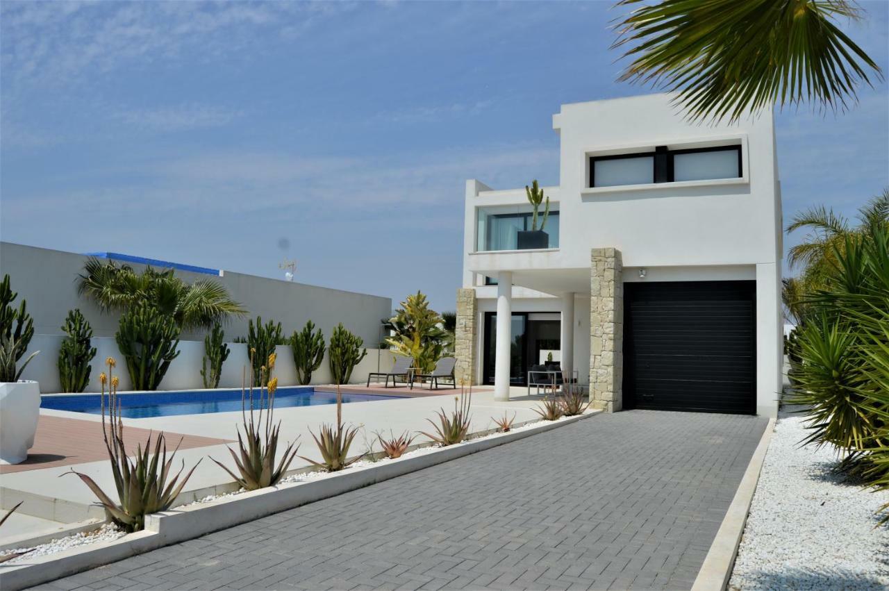 Villa With Private Pool Llobregales المظهر الخارجي الصورة