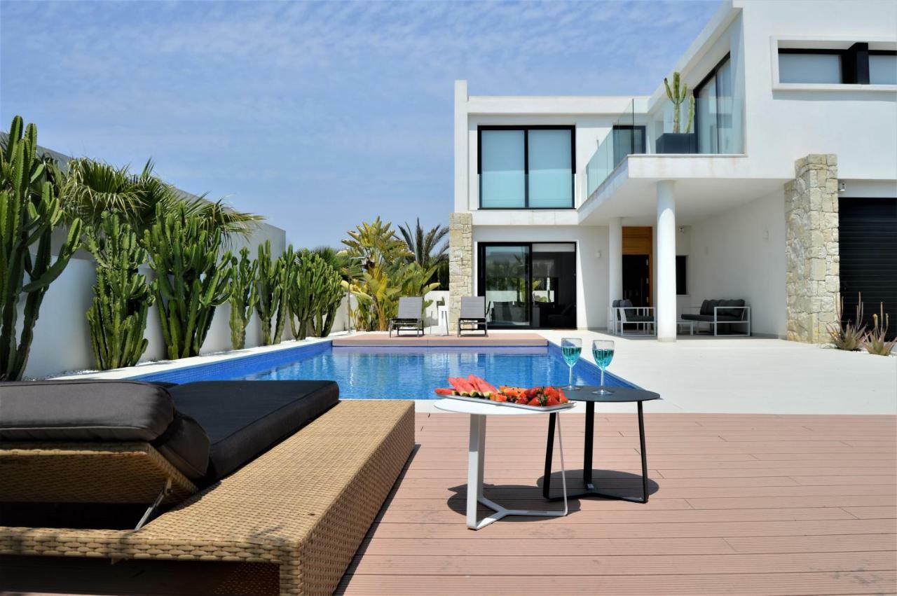 Villa With Private Pool Llobregales المظهر الخارجي الصورة